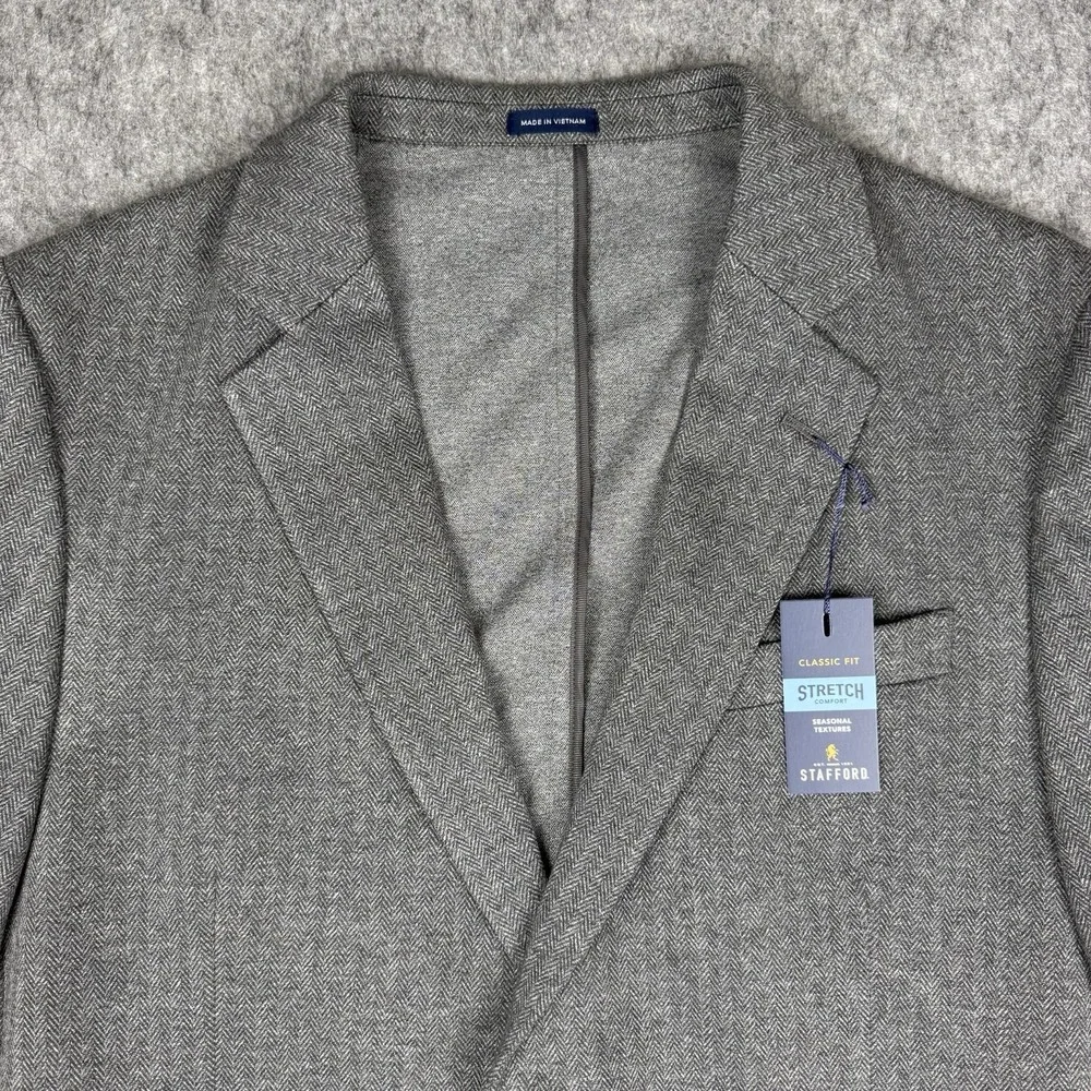 NEW $168 Stafford Men Blazer 46 Short Gray Herringbone Stretch Sport Coat Jacket